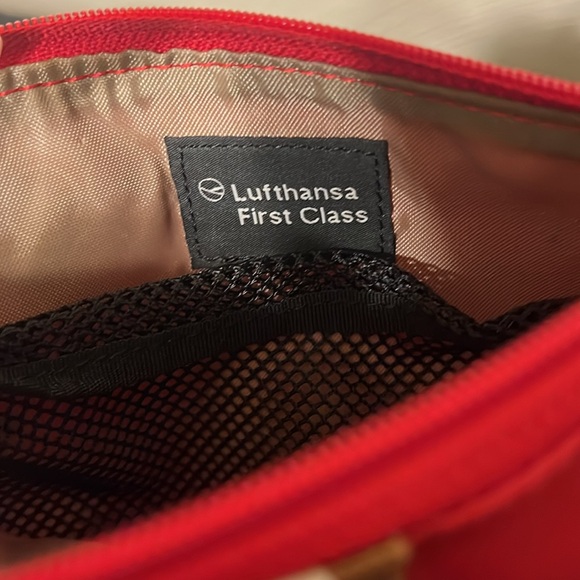 Bogner Lufthansa First Class Amenity Travel Bag - Picture 4 of 12
